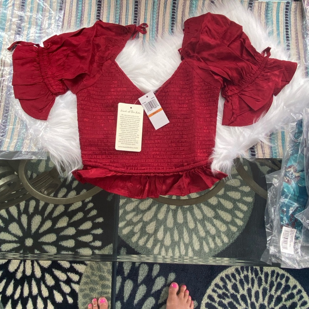 NWT Band of the free Elegant Red Smocked Top size small - Picture 6 of 8